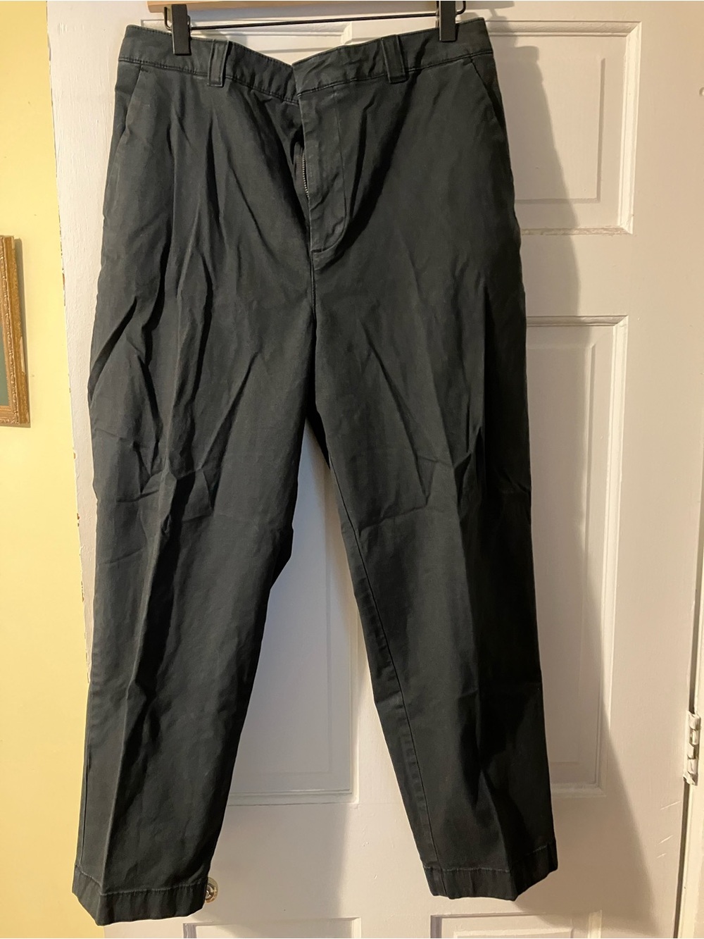 GAP Women's Black Straight Up Khaki Cropped Chino Pants